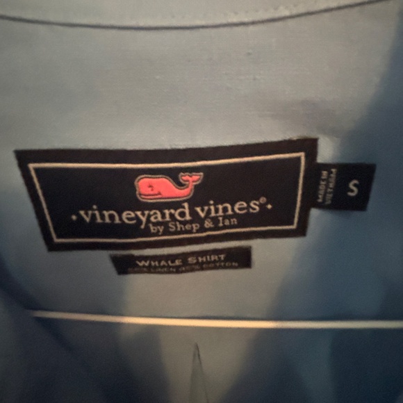 Vineyard Vines Blue Button Down Whale Shirt Size Small(S) - Picture 2 of 2